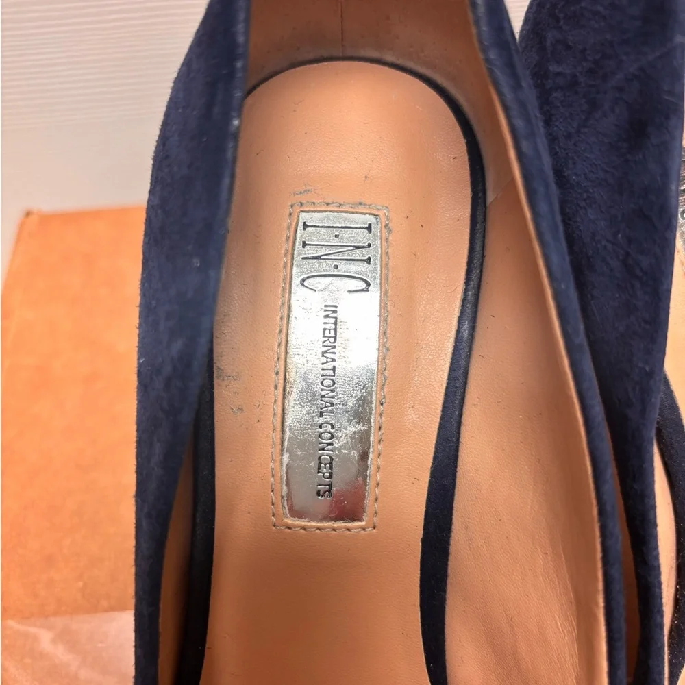 I.N.C. International Concepts Navy Blue Suede Heels – Size 6.5W - Picture 3 of 10